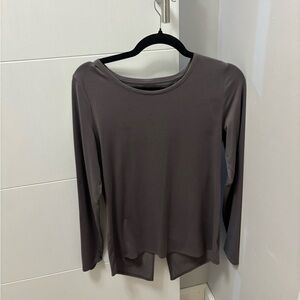 Athleta Split Back Essence Semi Fit Long Sleeve Top Taupe Gray Small